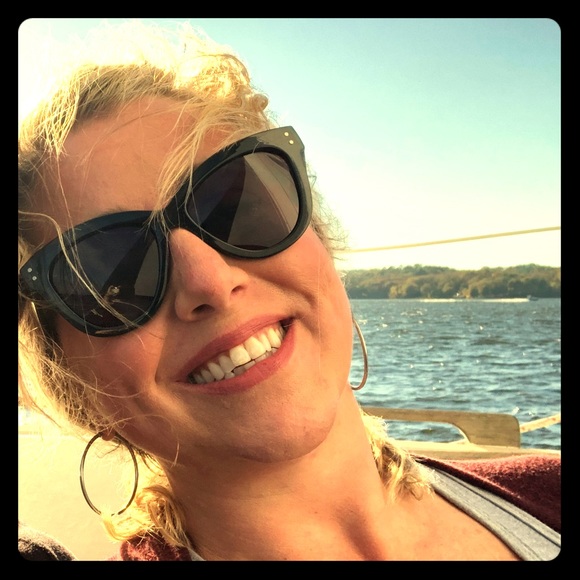 Meet your Posher, Gigi - Picture 1 of 1